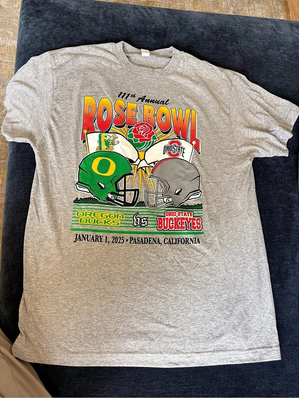 Like NEW 2025 111th Rose Bowl CA Graphic Tee L Oregon Ducks Ohio State Football